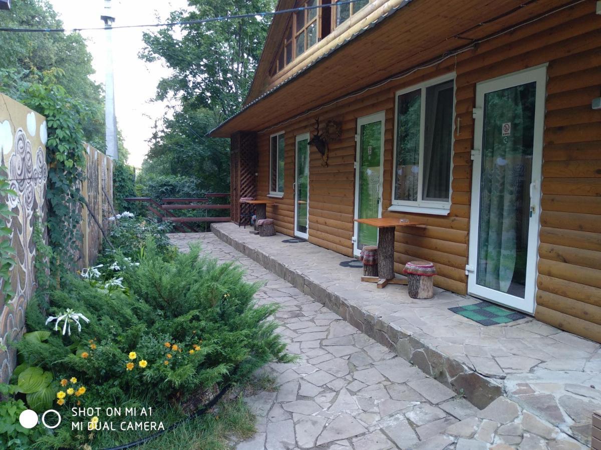 Гостевой Дом "Дача Салтов" Staryy Saltiv Exteriör bild